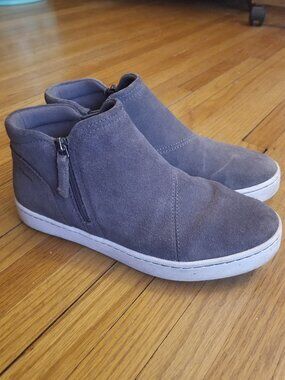 Clarks Leather Bootie Women's Size 9